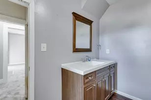 208 W Sycamore St, Millington, IL 60537 - Photo 9