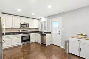 8725 N National Ave, Niles, IL 60714 - Photo 9