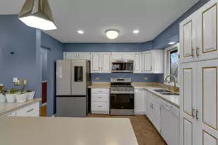 4N580 Chatham Ct, West Chicago, IL 60185 - Photo 9