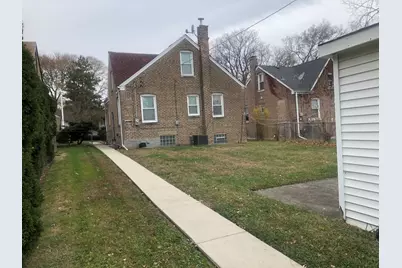 9715 S Dobson Avenue, Chicago, IL 60628 - Photo 11