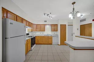 18065 Harwood Ave, Homewood, IL 60430 - Photo 7