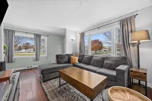 9201 S 52nd Ave, Oak Lawn, IL 60453 - Photo 7