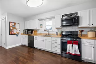 7207 Hiawatha Dr, Wonder Lake, IL 60097 - Photo 5