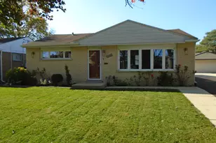 8258 N Octavia Ave, Niles, IL 60714 - Photo 1