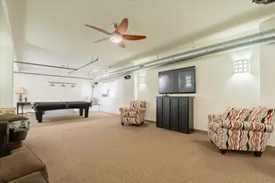 212 N Center St, Bloomington, IL 61701 - Photo 17