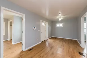 132 Dorchester Ct, Waukegan, IL 60085 - Photo 7