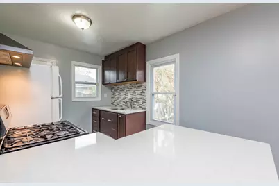 132 Dorchester Court, Waukegan, IL 60085 - Photo 9