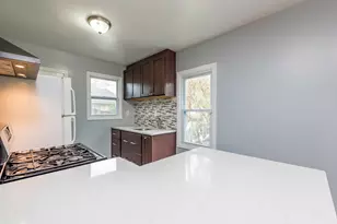 132 Dorchester Ct, Waukegan, IL 60085 - Photo 9