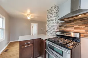 132 Dorchester Ct, Waukegan, IL 60085 - Photo 11