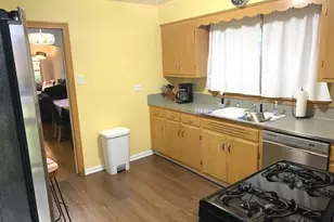 10542 S Artesian Ave, Chicago, IL 60655 - Photo 7