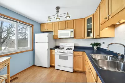 203 Barcliffe Lane #203, Schaumburg, IL 60194 - Photo 5