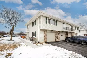 203 Barcliffe Ln, Schaumburg, IL 60194 - Photo 1
