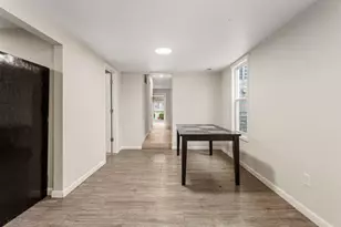 607 N James St, Champaign, IL 61821 - Photo 7