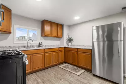 607 N James Street, Champaign, IL 61821 - Photo 9