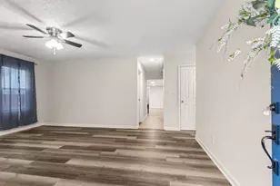 607 N James St, Champaign, IL 61821 - Photo 3