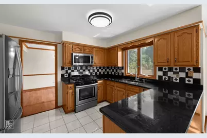 1408 Juliet Lane, Libertyville, IL 60048 - Photo 9