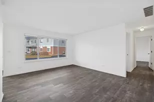 235 Crestview Dr, Wauconda, IL 60084 - Photo 3