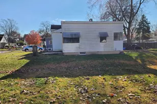 945 N Mill St, Pontiac, IL 61764 - Photo 7