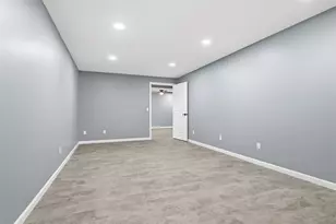 2702 Westbrook Dr, Bloomington, IL 61705 - Photo 21