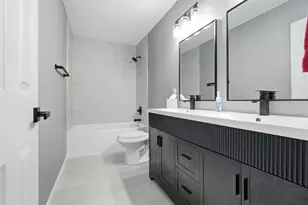 2702 Westbrook Dr, Bloomington, IL 61705 - Photo 19