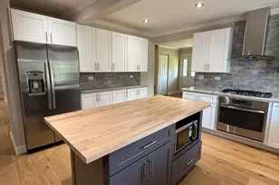 8144 Sunset Rd, Willowbrook, IL 60527 - Photo 3