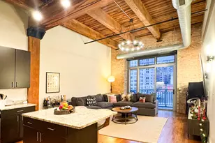 770 W Gladys Ave, Chicago, IL 60661 - Photo 11