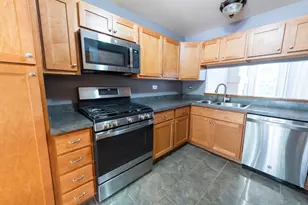 754 Savannah Ln, Crystal Lake, IL 60014 - Photo 3