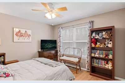 3214 Debra Drive, Island Lake, IL 60042 - Photo 11