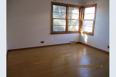 9737 Warren Avenue, Oak Lawn, IL 60453 - Photo 7