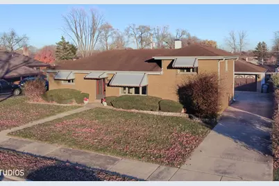 701 N Craig Place, Addison, IL 60101 - Photo 1
