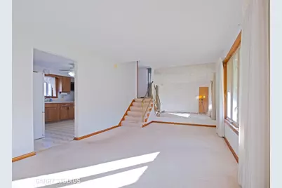 701 N Craig Place, Addison, IL 60101 - Photo 5