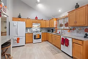 25821 S Sunrise Ct, Monee, IL 60449 - Photo 11