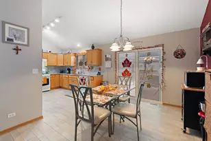 25821 S Sunrise Ct, Monee, IL 60449 - Photo 9