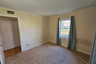 1N670 River Dr, Glen Ellyn, IL 60137 - Photo 9