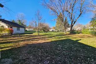 1N670 River Dr, Glen Ellyn, IL 60137 - Photo 21