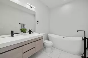 1336 N Hamlin Ave, Chicago, IL 60651 - Photo 17