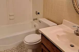 13 W Timber Ln, Vernon Hills, IL 60061 - Photo 9