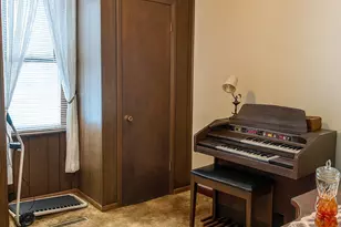 321 Eureka St, Genoa, IL 60135 - Photo 3