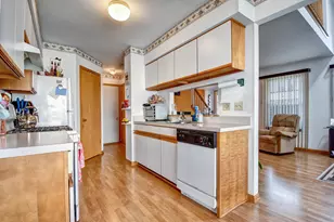 7420 Maple Dr, Justice, IL 60458 - Photo 5