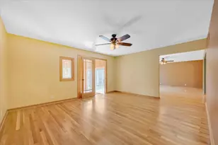 721 Brentwood Ct, Algonquin, IL 60102 - Photo 11