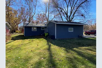 100 E Willow Street, Fairbury, IL 61739 - Photo 3