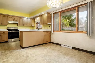 5802 Clarendon Drive, Rockford, IL 61114 - Photo 11