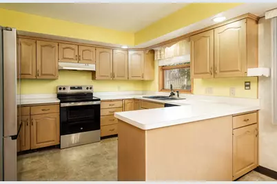 5802 Clarendon Drive, Rockford, IL 61114 - Photo 13