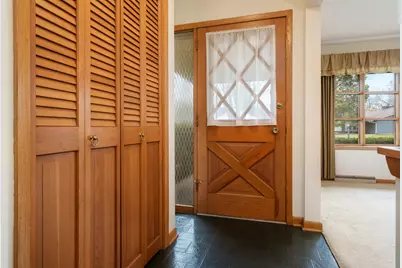 5802 Clarendon Drive, Rockford, IL 61114 - Photo 3