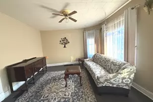 719 W 2nd St, Dixon, IL 61021 - Photo 3