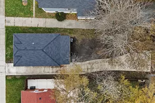 312 E 136th St, Chicago, IL 60827 - Photo 33