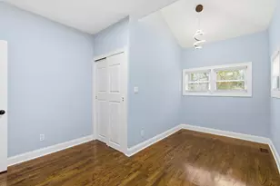 312 E 136th St, Chicago, IL 60827 - Photo 11