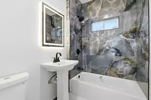 312 E 136th St, Chicago, IL 60827 - Photo 15