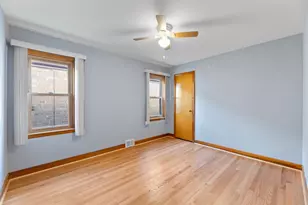 5534 S Natoma Ave, Chicago, IL 60638 - Photo 3