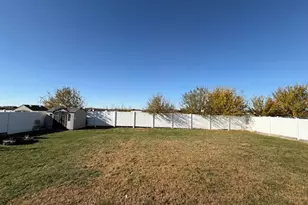 2021 Willow Brook Dr, Bourbonnais, IL 60914 - Photo 21